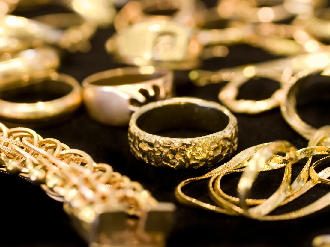 Guida alla vendita di 100 grammi di oro usato: le migliori opzioni e motivazioni.