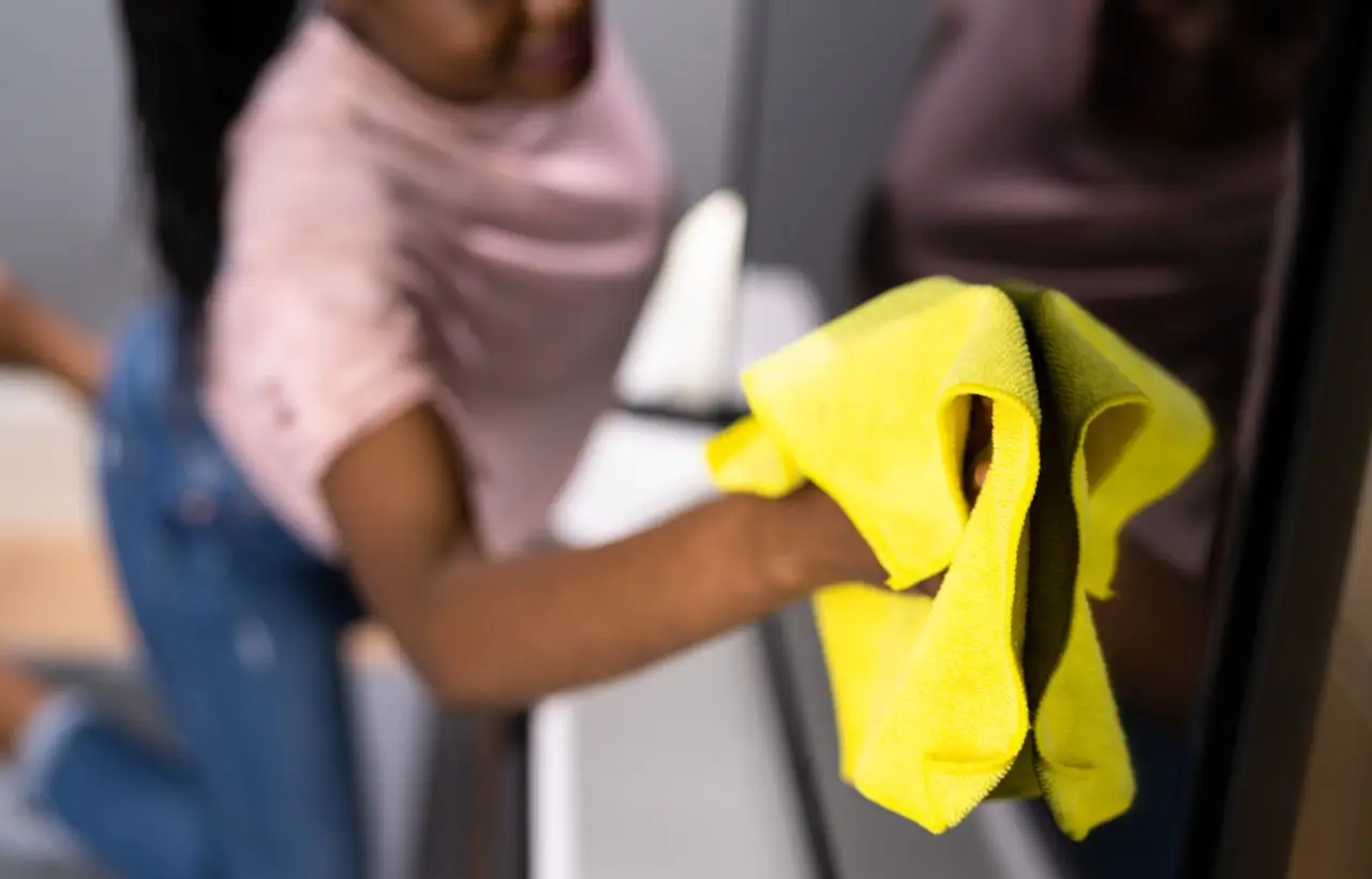 Superfici della casa: tutto quello che puoi pulire con un detergente multiuso e piccoli trucchi per risultati sorprendenti