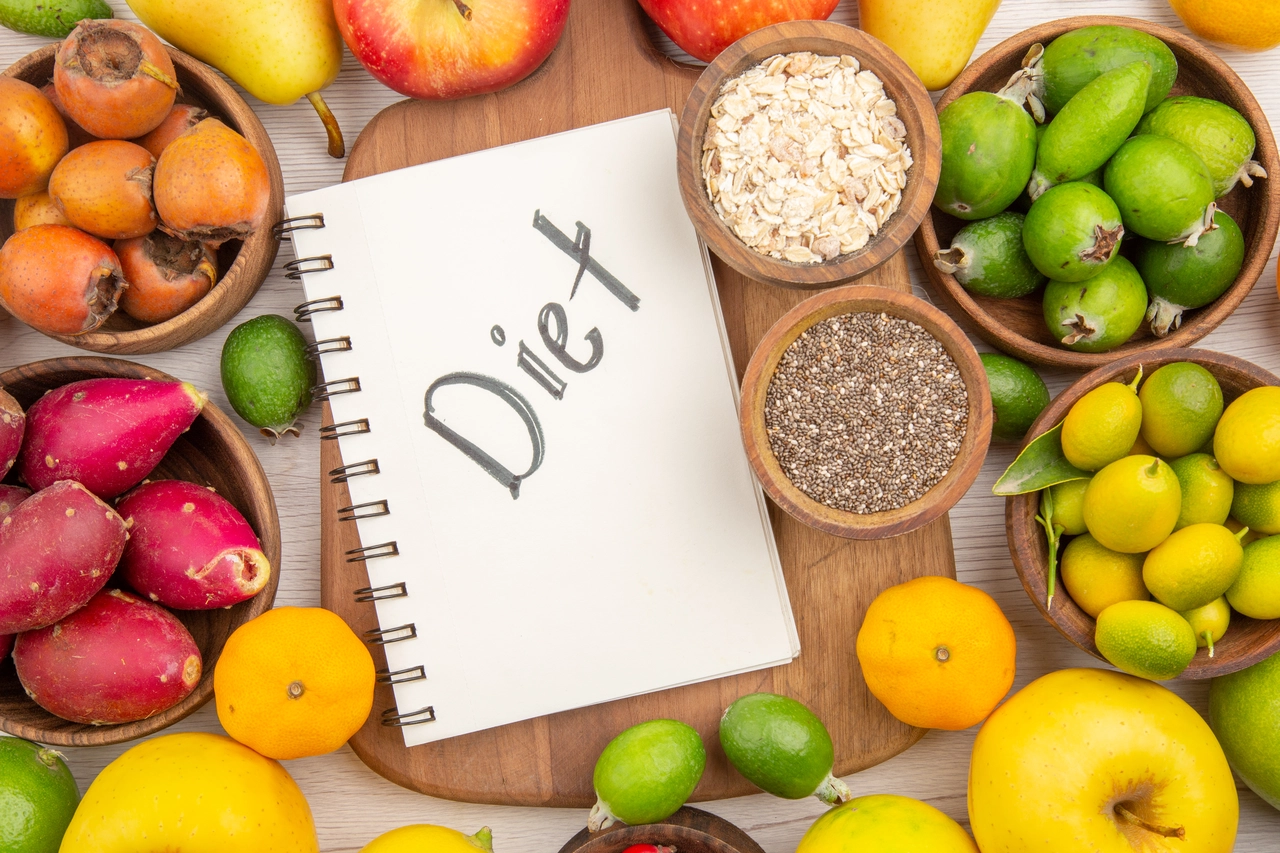 Dieta dopo i 40 anni: quali alimenti è meglio evitare per restare in forma e in salute