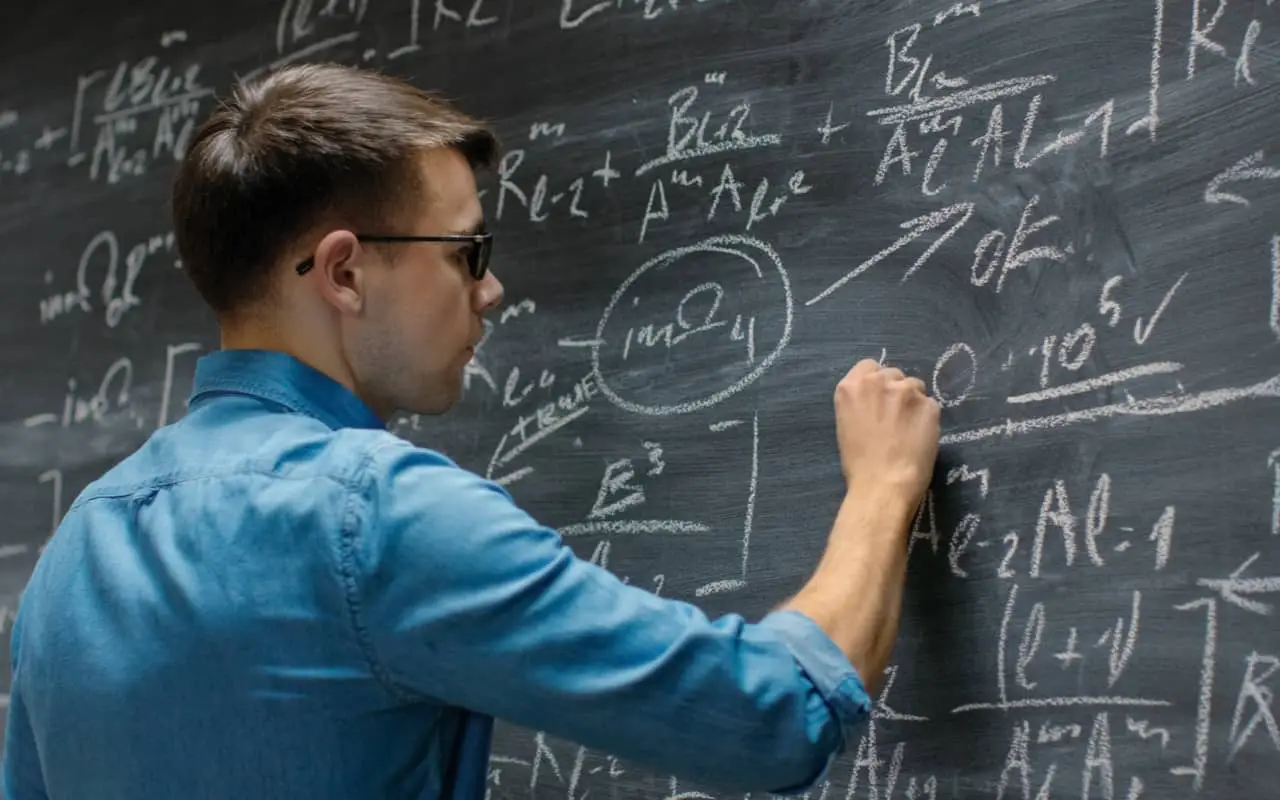 L’ausiliario in grammatica: sai perché è essenziale per costruire le frasi?